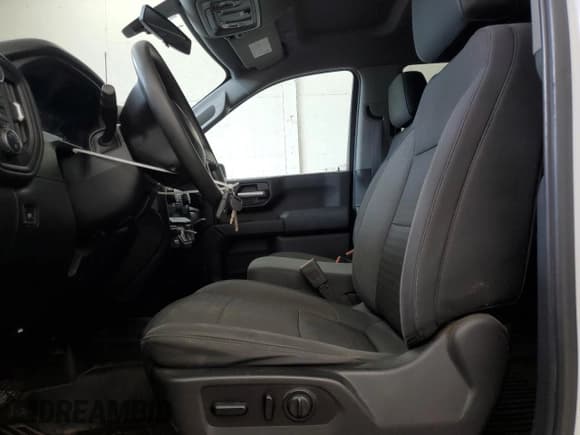 ✅ 2020 Chevrolet Silverado 2500HD Work Truck • VIN: 1GC4YLE7XLF184964 • Lot: 87400175. Wystawiony na Copart z przebiegiem 123 153 mil. Bezpłatny archiwum sprzedaży aukcyjnych z USA i szczegółowy raport historii pojazdu na DreamBid. Zdjęcie 7.