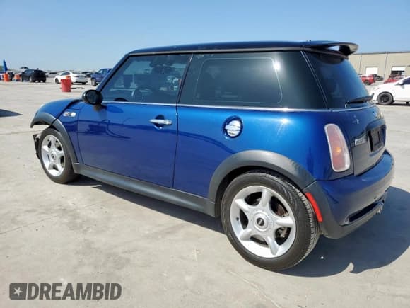 ✅ 2004 MINI Hardtop S • VIN: WMWRE33474TD75932 • Lot: 65916885. Listed on Copart with 145,961 mi. Free auction sales archive from the USA and detailed vehicle history report at DreamBid. Image 2.