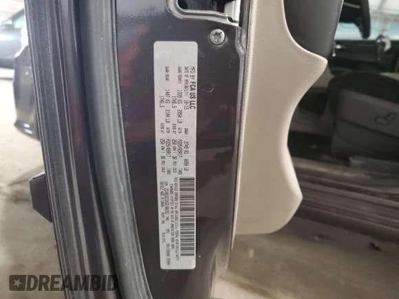 ✅ 2016 Dodge Grand Caravan SXT • VIN: 2C4RDGCGXGR180293 • Lot: 86613595. Wystawiony na Copart z przebiegiem 82 969 mil. Bezpłatny archiwum sprzedaży aukcyjnych z USA i szczegółowy raport historii pojazdu na DreamBid. Zdjęcie 13.