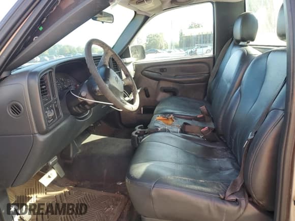 ✅ 2002 Chevrolet Silverado 1500 • VIN: 1GCEC14W12Z340242 • Лот: 77856764. Опубликован ранее на Copart с пробегом 272 578 миль. Бесплатный доступ к архиву аукционных продаж из США и подробный отчёт об истории автомобиля на DreamBid. Изображение 7.