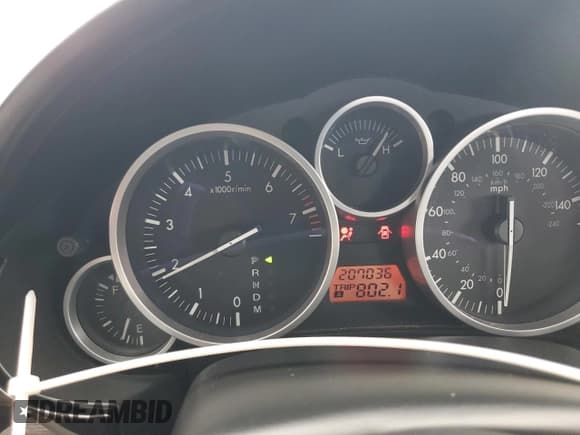 ✅ 2006 Mazda MX-5 Miata Grand Touring • VIN: JM1NC25FX60118913 • Lot: 54899525. Wystawiony na Copart z przebiegiem 207 036 mil. Bezpłatny archiwum sprzedaży aukcyjnych z USA i szczegółowy raport historii pojazdu na DreamBid. Zdjęcie 9.