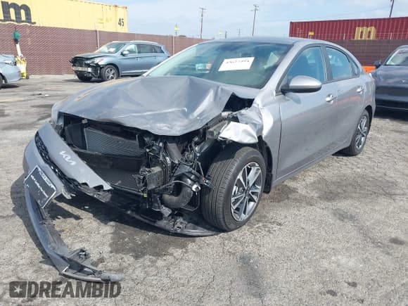 ✅ 2024 Kia Forte LXS • VIN: 3KPF24AD0RE725647 • Lot: 43627494. Wystawiony na IAAI z przebiegiem 13 019 mil. Bezpłatny archiwum sprzedaży aukcyjnych z USA i szczegółowy raport historii pojazdu na DreamBid. Zdjęcie 17.