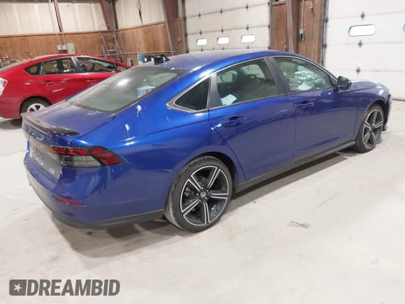 ✅ 2025 Honda Accord Sport • VIN: 1HGCY2F51SA014590 • Lot: 43307005. Wystawiony na IAAI z przebiegiem 8 740 mil. Bezpłatny archiwum sprzedaży aukcyjnych z USA i szczegółowy raport historii pojazdu na DreamBid. Zdjęcie 4.