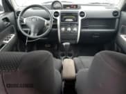 ✅ 2006 Scion xB • VIN: JTLKT324064057418 • Lot: 90347735. Wystawiony na Copart z przebiegiem 243 898 mil. Bezpłatny archiwum sprzedaży aukcyjnych z USA i szczegółowy raport historii pojazdu na DreamBid. Zdjęcie 8.