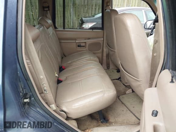 ✅ 2000 Ford Explorer XLT • VIN: 1FMDU83P9YZC19622 • Lot: 42566797. Wystawiony na IAAI z przebiegiem 176 736 mil. Bezpłatny archiwum sprzedaży aukcyjnych z USA i szczegółowy raport historii pojazdu na DreamBid. Zdjęcie 8.