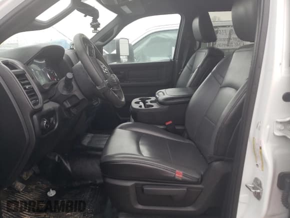 ✅ 2022 Ram 3500 Tradesman • VIN: 3C63RPGL4NG404280 • Лот: 46774575. Опубликован ранее на Copart с пробегом 177 086 миль. Бесплатный доступ к архиву аукционных продаж из США и подробный отчёт об истории автомобиля на DreamBid. Изображение 7.