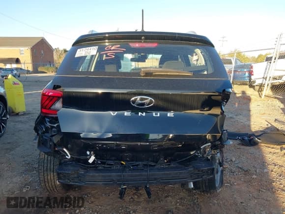 ✅ 2024 Hyundai Venue SEL • VIN: KMHRC8A3XRU315850 • Lot: 41571559. Listed on IAAI with 567 mi. Free auction sales archive from the USA and detailed vehicle history report at DreamBid. Image 17.