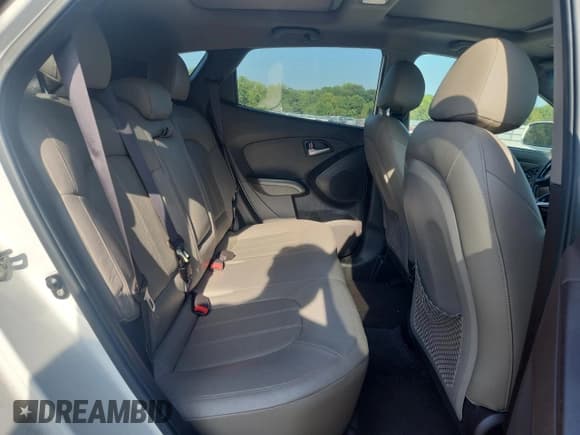 ✅ 2014 Hyundai Tucson SE • VIN: KM8JU3AG9EU793977 • Лот: 81313395. Опубликован ранее на Copart с пробегом 117 760 миль. Бесплатный доступ к архиву аукционных продаж из США и подробный отчёт об истории автомобиля на DreamBid. Изображение 11.