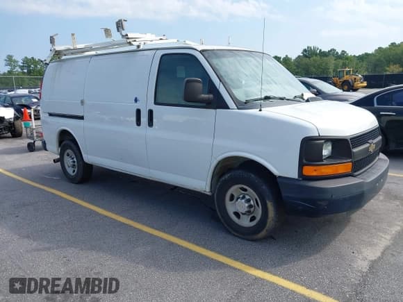 ✅ 2012 Chevrolet Express Cargo • VIN: 1GCWGFCAXC1194967 • Lot: 43006497. Wystawiony na IAAI z przebiegiem 211 039 mil. Bezpłatny archiwum sprzedaży aukcyjnych z USA i szczegółowy raport historii pojazdu na DreamBid. Zdjęcie 1.