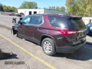 ✅ 2021 Chevrolet Traverse LT Cloth • VIN: 1GNEVGKW3MJ261227 • Lot: 43453989. Wystawiony na IAAI z przebiegiem 52 787 mil. Bezpłatny archiwum sprzedaży aukcyjnych z USA i szczegółowy raport historii pojazdu na DreamBid. Zdjęcie 3.