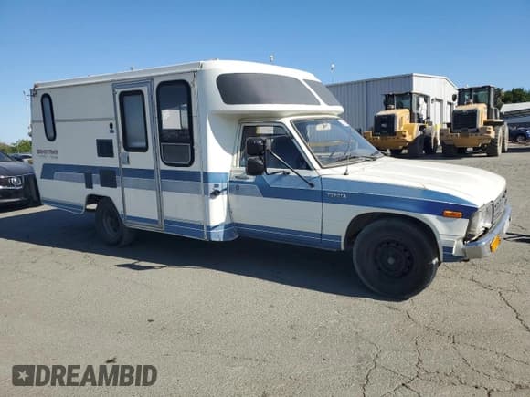 ✅ 1983 Toyota Pickup • VIN: JT5RN44D4D1146586 • Lot: 56223025. Wystawiony na Copart z przebiegiem 97 767 mil. Bezpłatny archiwum sprzedaży aukcyjnych z USA i szczegółowy raport historii pojazdu na DreamBid. Zdjęcie 4.