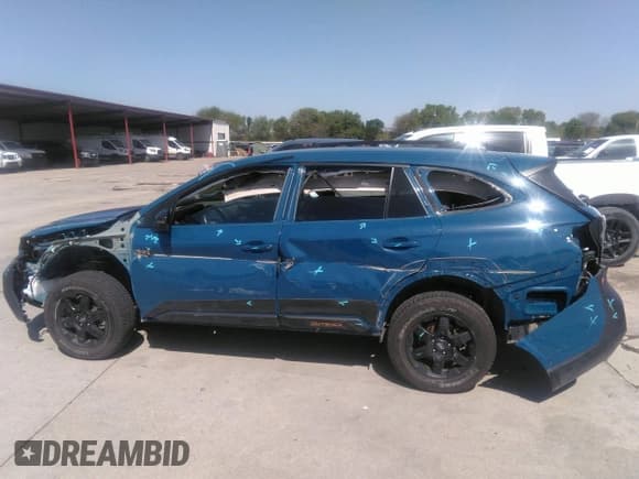 ✅ 2022 Subaru Outback Wilderness • VIN: 4S4BTGSD3N3142241 • Lot: 41865760. Listed on IAAI with 30,240 mi. Free auction sales archive from the USA and detailed vehicle history report at DreamBid. Image 15.