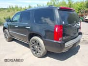 ✅ 2012 Cadillac Escalade Platinum Edition • VIN: 1GYS4DEF5CR208368 • Лот: 42275931. Опубликован ранее на IAAI с пробегом 215 194 миль. Бесплатный доступ к архиву аукционных продаж из США и подробный отчёт об истории автомобиля на DreamBid. Изображение 3.