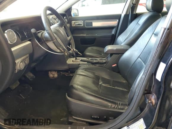 ✅ 2006 Lincoln Zephyr • VIN: 3LNHM26176R637622 • Lot: 70240224. Wystawiony na Copart z przebiegiem 169 457 mil. Bezpłatny archiwum sprzedaży aukcyjnych z USA i szczegółowy raport historii pojazdu na DreamBid. Zdjęcie 7.