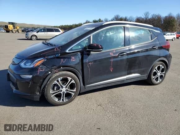 2018 Chevrolet Bolt EV Premier z VIN 1G1FX6S02J4116048, wystawiony jako Copart lot #45917454 z przebiegiem 59 857 mil mil oraz . Historia ofert i sprzedaży dostępna na DreamBid. Obrazek 1.