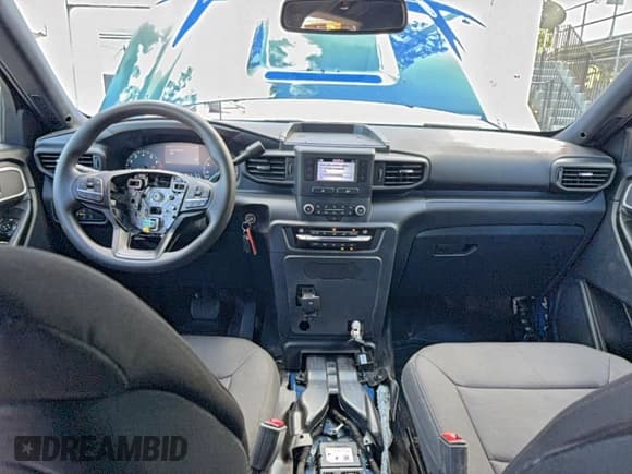 ✅ 2020 Ford Police Interceptor Utility • VIN: 1FM5K8AW7LGC14590 • Lot: 96326275. Wystawiony na Copart z przebiegiem 130 900 mil. Bezpłatny archiwum sprzedaży aukcyjnych z USA i szczegółowy raport historii pojazdu na DreamBid. Zdjęcie 9.