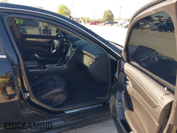 ✅ 2011 Cadillac CTS Performance • VIN: 1G6DL5EYXB0104327 • Lot: 43315214. Wystawiony na IAAI z przebiegiem 104 866 mil. Bezpłatny archiwum sprzedaży aukcyjnych z USA i szczegółowy raport historii pojazdu na DreamBid. Zdjęcie 5.