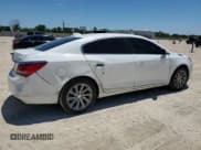 ✅ 2016 Buick LaCrosse • VIN: 1G4GA5G33GF200432 • Lot: 55570105. Wystawiony na Copart z przebiegiem 136 711 mil. Bezpłatny archiwum sprzedaży aukcyjnych z USA i szczegółowy raport historii pojazdu na DreamBid. Zdjęcie 3.