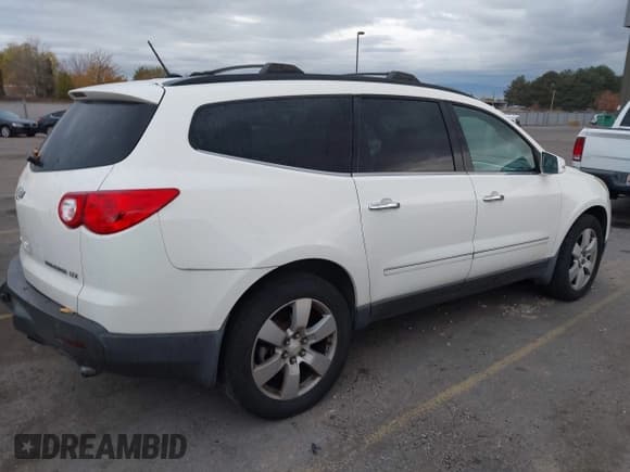 ✅ 2011 Chevrolet Traverse LTZ • VIN: 1GNKVLED1BJ114844 • Lot: 43713813. Wystawiony na IAAI z przebiegiem 131 565 mil. Bezpłatny archiwum sprzedaży aukcyjnych z USA i szczegółowy raport historii pojazdu na DreamBid. Zdjęcie 4.