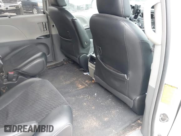 ✅ 2012 Toyota Sienna SE • VIN: 5TDXK3DC5CS204342 • Lot: 43501279. Listed on IAAI with 267,839 mi. Free auction sales archive from the USA and detailed vehicle history report at DreamBid. Image 8.