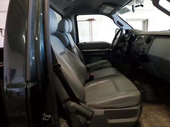 ✅ 2012 Ford F-350 XL • VIN: 1FTBF3B66CEB86824 • Lot: 89635925. Wystawiony na Copart z przebiegiem 89 458 mil. Bezpłatny archiwum sprzedaży aukcyjnych z USA i szczegółowy raport historii pojazdu na DreamBid. Zdjęcie 10.