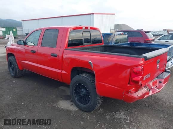 ✅ 2008 Dodge Dakota SLT • VIN: 1D7HW48N28S507657 • Lot: 43570001. Wystawiony na IAAI z przebiegiem 112 784 mil mil. Skorzystaj z bezpłatnego archiwum sprzedaży aukcyjnych z USA i zobacz szczegółowy raport historii pojazdu na DreamBid. Zdjęcie 3.
