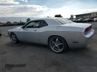 ✅ 2009 Dodge Challenger SE • VIN: 2B3LJ44V09H632935 • Lot: 72086674. Wystawiony na Copart z przebiegiem 64 028 mil. Bezpłatny archiwum sprzedaży aukcyjnych z USA i szczegółowy raport historii pojazdu na DreamBid. Zdjęcie 2.