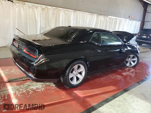 2018 Dodge Challenger SXT z VIN 2C3CDZAG0JH236229, wystawiony jako Copart lot #84886725 z przebiegiem 73 576 mil mil oraz Szkoda całkowita • Salvage title. Historia ofert i sprzedaży dostępna na DreamBid. Obrazek 3.