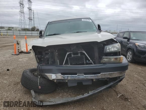 ✅ 2003 Chevrolet Silverado 2500HD LS • VIN: 1GCHC29123E274857 • Лот: 53446795. Опубликован ранее на Copart с пробегом 198 736 миль. Бесплатный доступ к архиву аукционных продаж из США и подробный отчёт об истории автомобиля на DreamBid. Изображение 5.