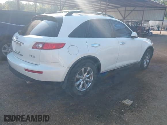 ✅ 2008 Infiniti FX • VIN: JNRAS08U18X101637 • Lot: 43257382. Wystawiony na IAAI z przebiegiem 166 886 mil. Bezpłatny archiwum sprzedaży aukcyjnych z USA i szczegółowy raport historii pojazdu na DreamBid. Zdjęcie 4.