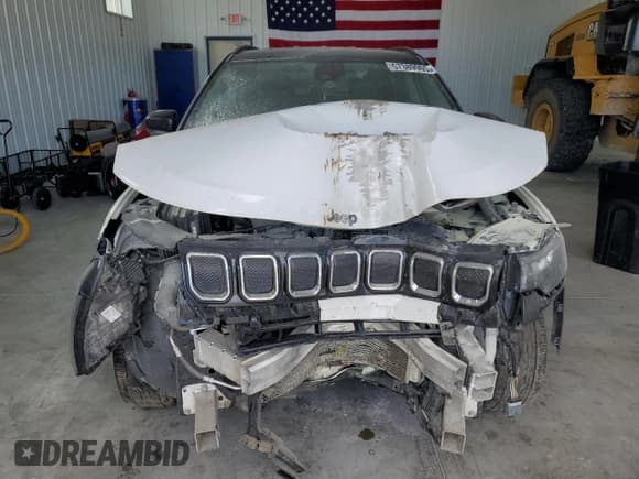 ✅ 2022 Jeep Compass Limited • VIN: 3C4NJDCB2NT114678 • Lot: 57389905. Wystawiony na Copart z przebiegiem 70 122 mil. Bezpłatny archiwum sprzedaży aukcyjnych z USA i szczegółowy raport historii pojazdu na DreamBid. Zdjęcie 5.