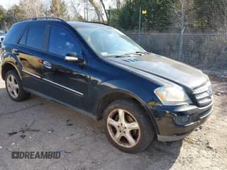 ✅ 2008 Mercedes-Benz M 350 • VIN: 4JGBB86E58A385142 • Lot: 43834541. Listed on IAAI with 215,627 mi. Free auction sales archive from the USA and detailed vehicle history report at DreamBid. Image 1.