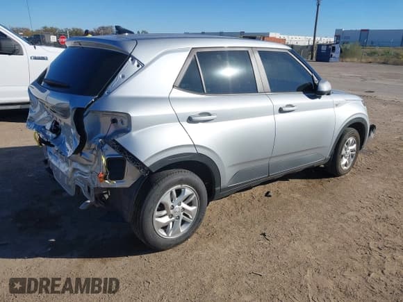 ✅ 2022 Hyundai Venue SE • VIN: KMHRB8A31NU146850 • Lot: 40904393. Listed on IAAI with 60,025 mi. Free auction sales archive from the USA and detailed vehicle history report at DreamBid. Image 4.