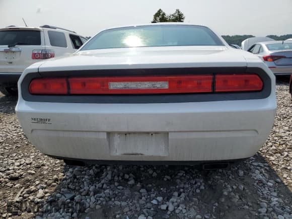 ✅ 2014 Dodge Challenger SXT • VIN: 2C3CDYAGXEH270582 • Lot: 62692464. Wystawiony na Copart z przebiegiem 140 302 mil. Bezpłatny archiwum sprzedaży aukcyjnych z USA i szczegółowy raport historii pojazdu na DreamBid. Zdjęcie 6.