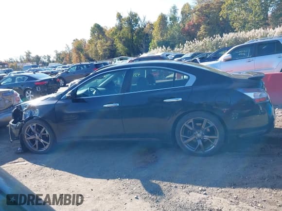 ✅ 2014 Nissan Maxima SV • VIN: 1N4AA5AP4EC914595 • Lot: 43493421. Wystawiony na IAAI z przebiegiem 118 677 mil. Bezpłatny archiwum sprzedaży aukcyjnych z USA i szczegółowy raport historii pojazdu na DreamBid. Zdjęcie 14.