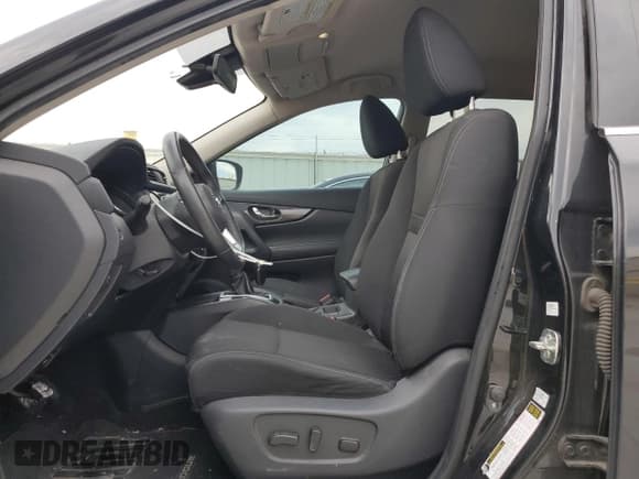 ✅ 2019 Nissan Rogue SV • VIN: KNMAT2MT3KP559970 • Lot: 82574535. Wystawiony na Copart z przebiegiem 167 095 mil. Bezpłatny archiwum sprzedaży aukcyjnych z USA i szczegółowy raport historii pojazdu na DreamBid. Zdjęcie 7.