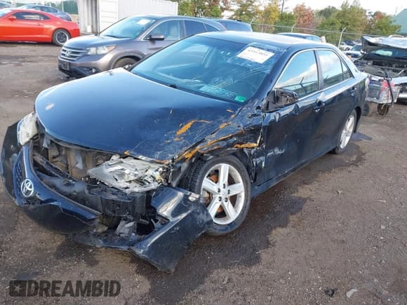 ✅ 2014 Toyota Camry SE • VIN: 4T1BF1FK2EU798275 • Lot: 43513851. Listed on IAAI with 161,629 mi. Free auction sales archive from the USA and detailed vehicle history report at DreamBid. Image 20.