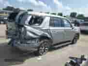2024 Chevrolet Tahoe LT z VIN 1GNSKNKD6RR378582, wystawiony jako Copart lot #62741555 z przebiegiem Nie podano mil oraz Szkoda całkowita • Salvage title. Historia ofert i sprzedaży dostępna na DreamBid. Obrazek 3.