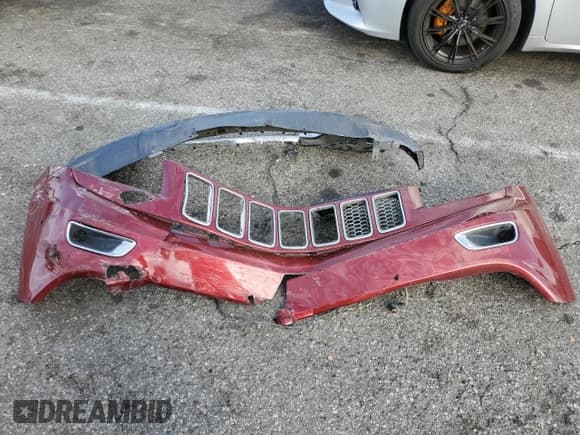 ✅ 2014 Jeep Grand Cherokee Summit • VIN: 1C4RJFJM3EC316071 • Lot: 92066365. Wystawiony na Copart z przebiegiem 201 615 mil. Bezpłatny archiwum sprzedaży aukcyjnych z USA i szczegółowy raport historii pojazdu na DreamBid. Zdjęcie 13.