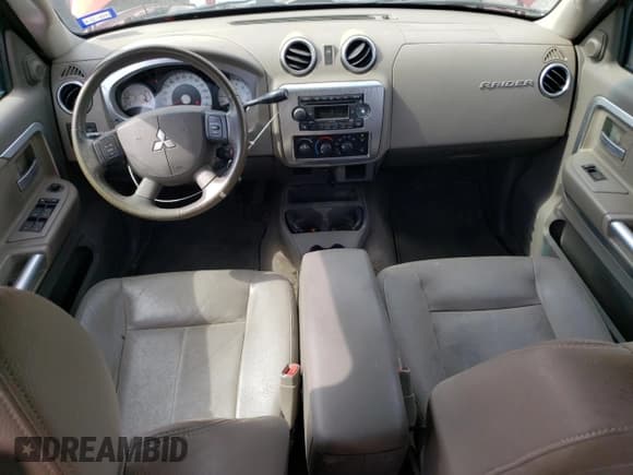 ✅ 2006 Mitsubishi Raider • VIN: 1Z3HC48N66S560450 • Lot: 76296784. Wystawiony na Copart z przebiegiem 174 332 mil. Bezpłatny archiwum sprzedaży aukcyjnych z USA i szczegółowy raport historii pojazdu na DreamBid. Zdjęcie 8.