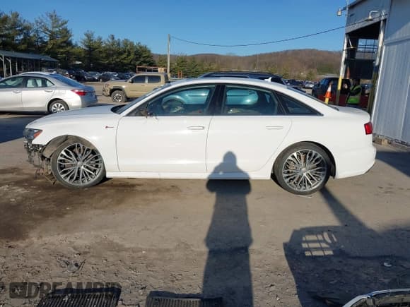 ✅ 2016 Audi A6 Prestige • VIN: WAUHGAFC2GN003319 • Lot: 41758455. Wystawiony na IAAI z przebiegiem 162 061 mil. Bezpłatny archiwum sprzedaży aukcyjnych z USA i szczegółowy raport historii pojazdu na DreamBid. Zdjęcie 15.