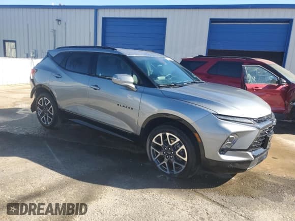 ✅ 2025 Chevrolet Blazer RS • VIN: 3GNKBERSXSS223542 • Lot: 86800395. Listed on Copart with 11,310 mi. Free auction sales archive from the USA and detailed vehicle history report at DreamBid. Image 4.