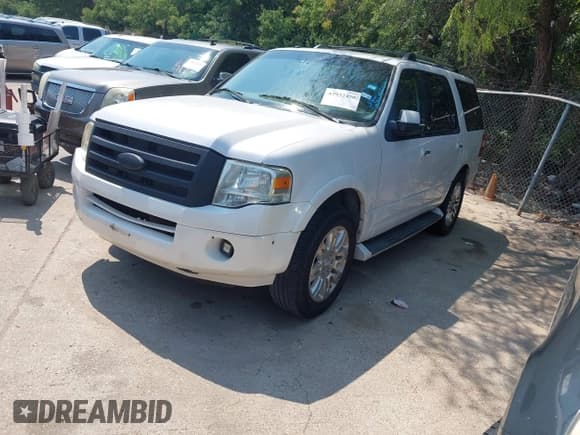 ✅ 2011 Ford Expedition Limited • VIN: 1FMJU1K51BEF25562 • Лот: 42932450. Опубликован ранее на IAAI с пробегом 233 285 миль. Бесплатный доступ к архиву аукционных продаж из США и подробный отчёт об истории автомобиля на DreamBid. Изображение 2.