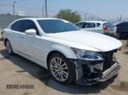 ✅ 2015 Lexus LS 460 • VIN: JTHBL5EF0F5134754 • Лот: 42725670. Опубликован ранее на IAAI с пробегом 56 488 миль. Бесплатный доступ к архиву аукционных продаж из США и подробный отчёт об истории автомобиля на DreamBid. Изображение 1.