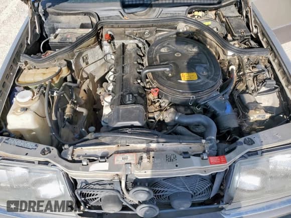 ✅ 1992 Mercedes-Benz 260 • VIN: WDBEA26D2NB616186 • Лот: 67278565. Опубликован ранее на Copart с пробегом 125 197 миль. Бесплатный доступ к архиву аукционных продаж из США и подробный отчёт об истории автомобиля на DreamBid. Изображение 11.