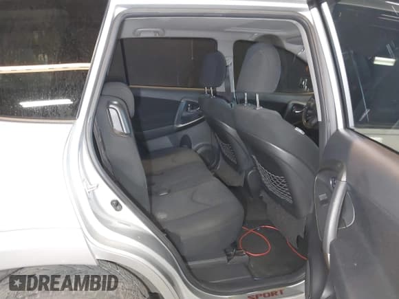 ✅ 2009 Toyota RAV4 Sport • VIN: JTMBK32V995074448 • Lot: 41669476. Wystawiony na IAAI z przebiegiem 129 340 mil. Bezpłatny archiwum sprzedaży aukcyjnych z USA i szczegółowy raport historii pojazdu na DreamBid. Zdjęcie 8.