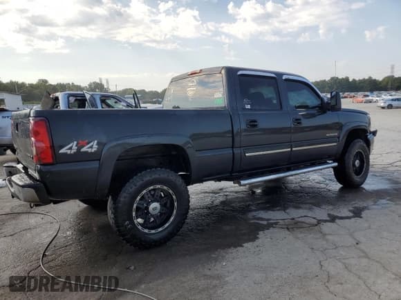 ✅ 2003 Chevrolet Silverado 2500HD LS • VIN: 1GCHK23U73F230630 • Lot: 71424155. Wystawiony na Copart z przebiegiem 255 470 mil. Bezpłatny archiwum sprzedaży aukcyjnych z USA i szczegółowy raport historii pojazdu na DreamBid. Zdjęcie 3.