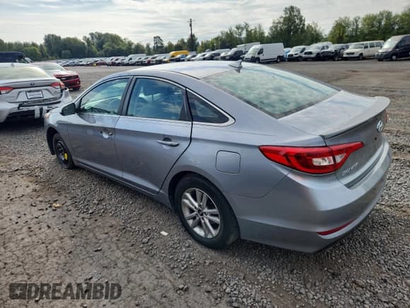 ✅ 2016 Hyundai Sonata SE • VIN: 5NPE24AF6GH283284 • Лот: 80136435. Опубликован ранее на Copart с пробегом 92 523 миль. Бесплатный доступ к архиву аукционных продаж из США и подробный отчёт об истории автомобиля на DreamBid. Изображение 2.