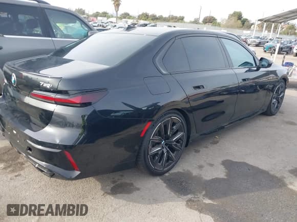 ✅ 2023 BMW 7 Series 760i xDrive • VIN: WBA33EJ02PCL90220 • Lot: 41042194. Listed on IAAI with Not provided. Free auction sales archive from the USA and detailed vehicle history report at DreamBid. Image 4.