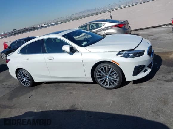 ✅ 2023 BMW 2 Series 228i • VIN: WBA53AK00P7M12823 • Lot: 42093921. Wystawiony na IAAI z przebiegiem 24 577 mil. Bezpłatny archiwum sprzedaży aukcyjnych z USA i szczegółowy raport historii pojazdu na DreamBid. Zdjęcie 13.